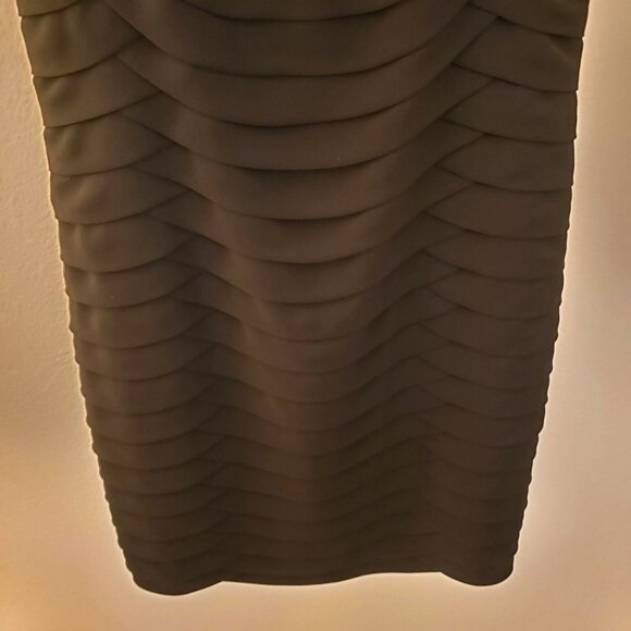 Anne Klein Black Tiered Sleeveless Cocktail Dress Size 8 EUC - Picture 4 of 6